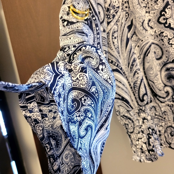 Michael Kors Blouse. - Picture 5 of 16